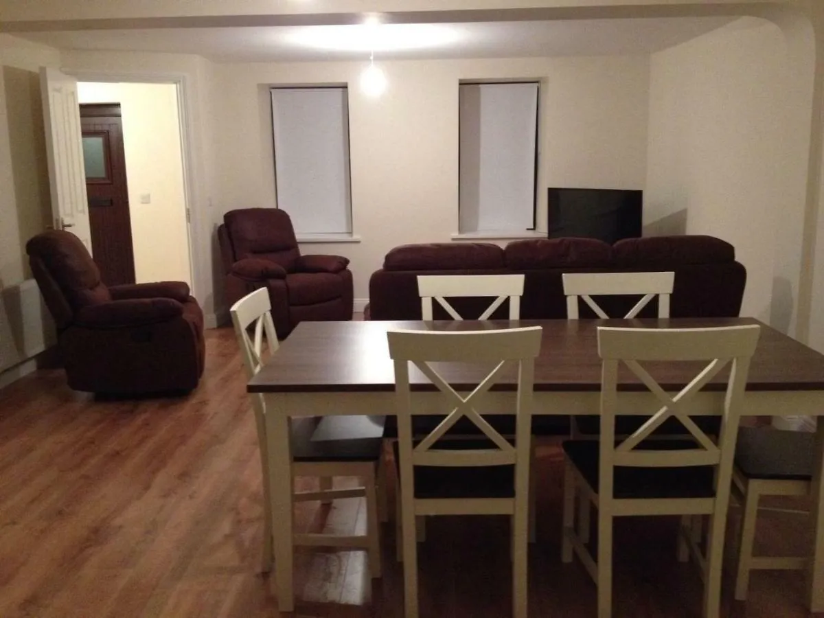 Holiday home 3 Bedroom Newly Furnished Cork City