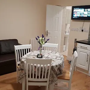  Apartment Centre City Self Catering